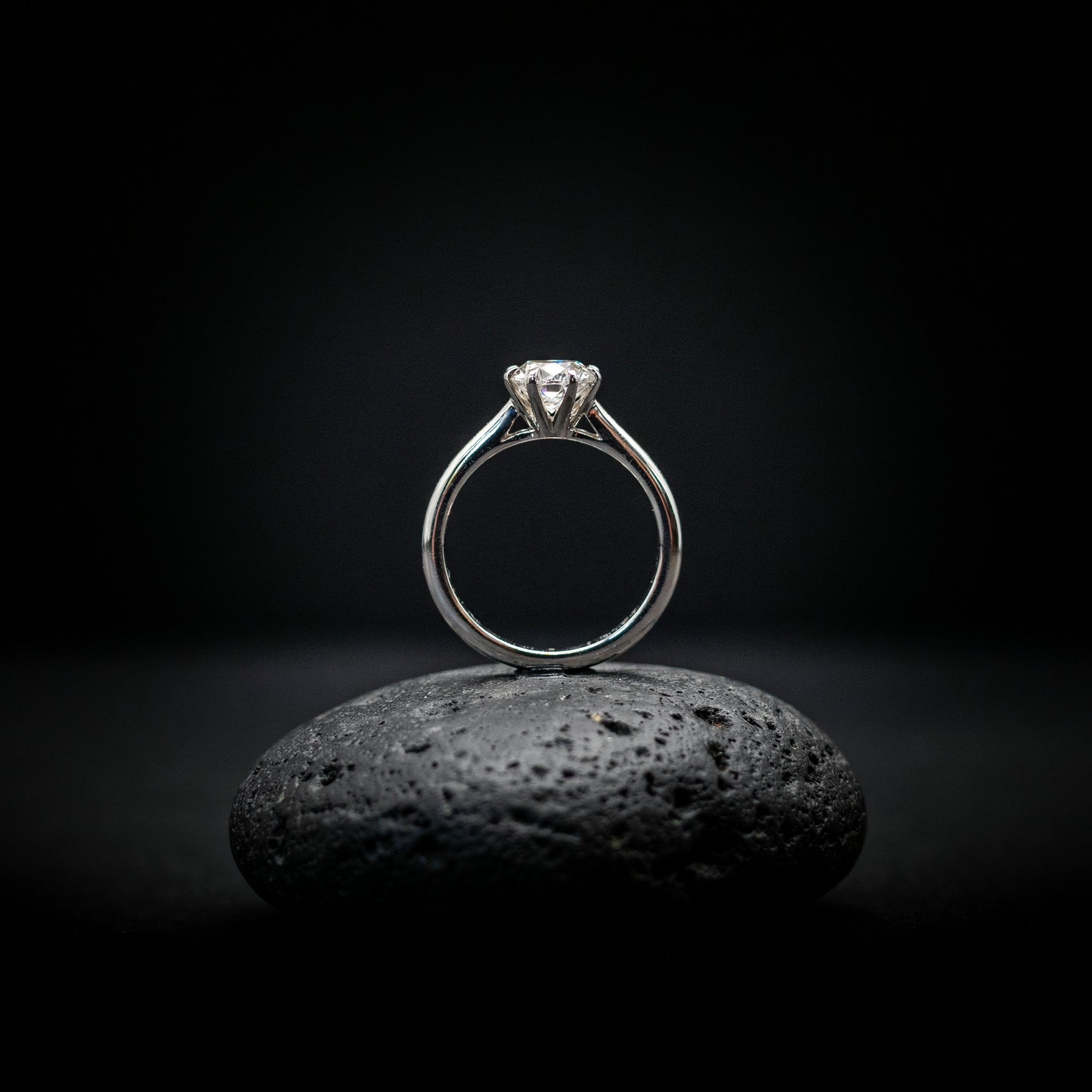 Diamond ring showcase